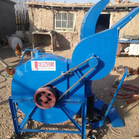 客戶用兩個(gè)電機(jī)帶動(dòng)鍘草機(jī)你看行嗎？